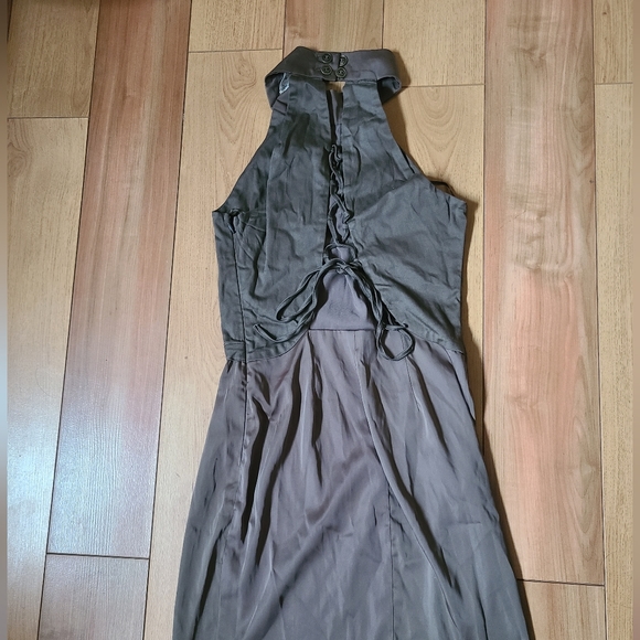 Ladies dress - Picture 3 of 4